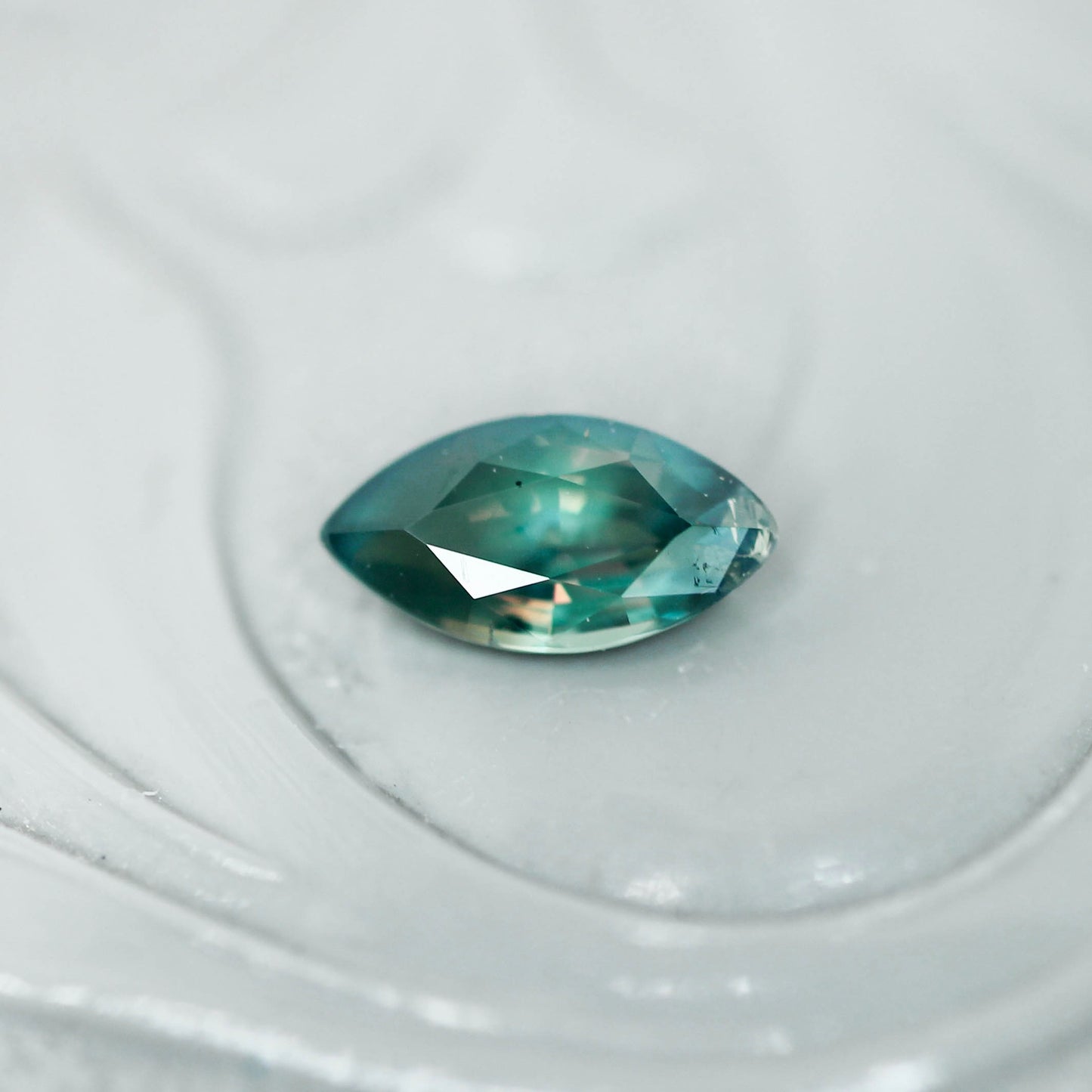 アレキサンドライト 0.25ct マーキスカット 5.7mm×3.0mm×2.0mm【MJ3147】