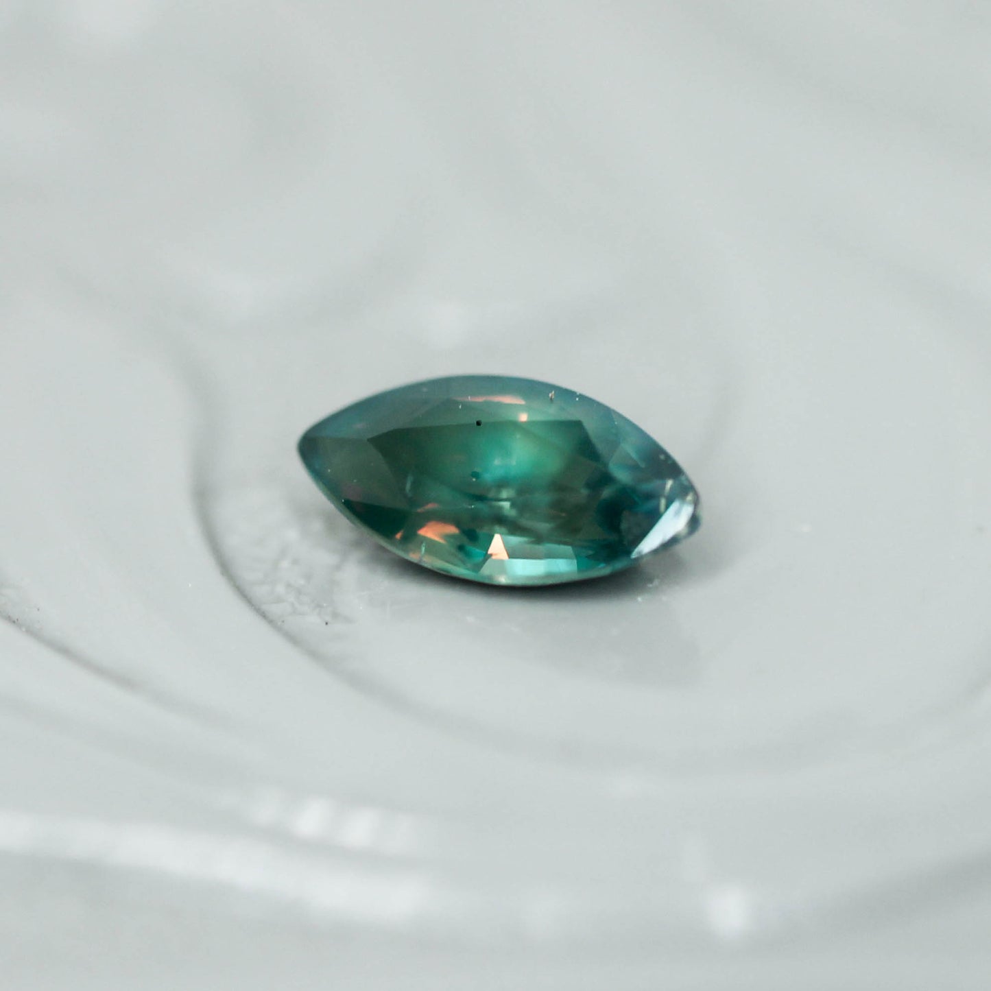 アレキサンドライト 0.25ct マーキスカット 5.7mm×3.0mm×2.0mm【MJ3147】