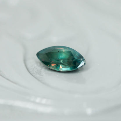 アレキサンドライト 0.25ct マーキスカット 5.7mm×3.0mm×2.0mm【MJ3147】