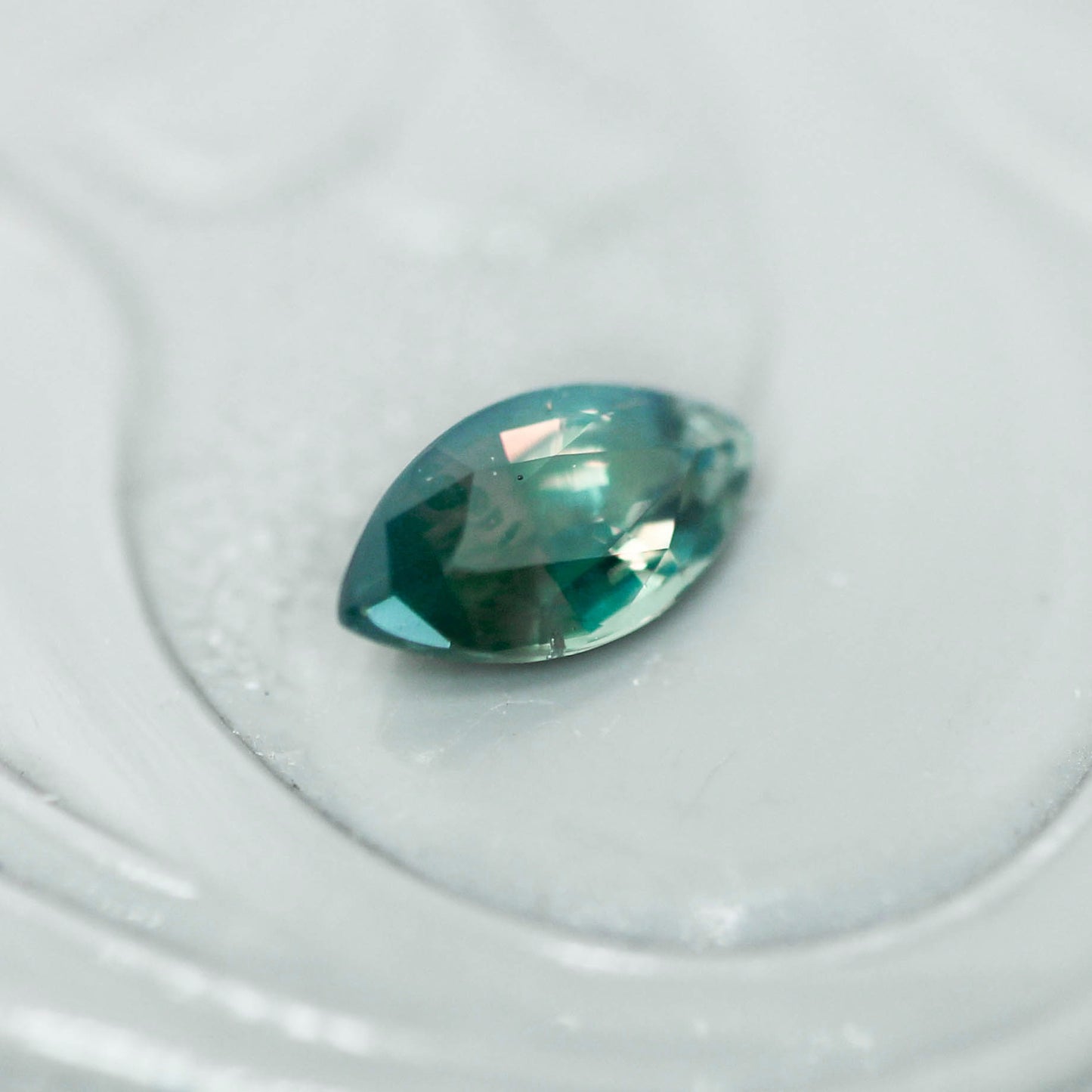 アレキサンドライト 0.25ct マーキスカット 5.7mm×3.0mm×2.0mm【MJ3147】