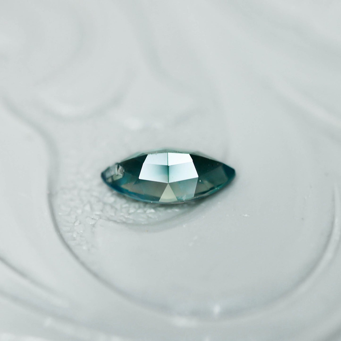 アレキサンドライト 0.25ct マーキスカット 5.7mm×3.0mm×2.0mm【MJ3147】