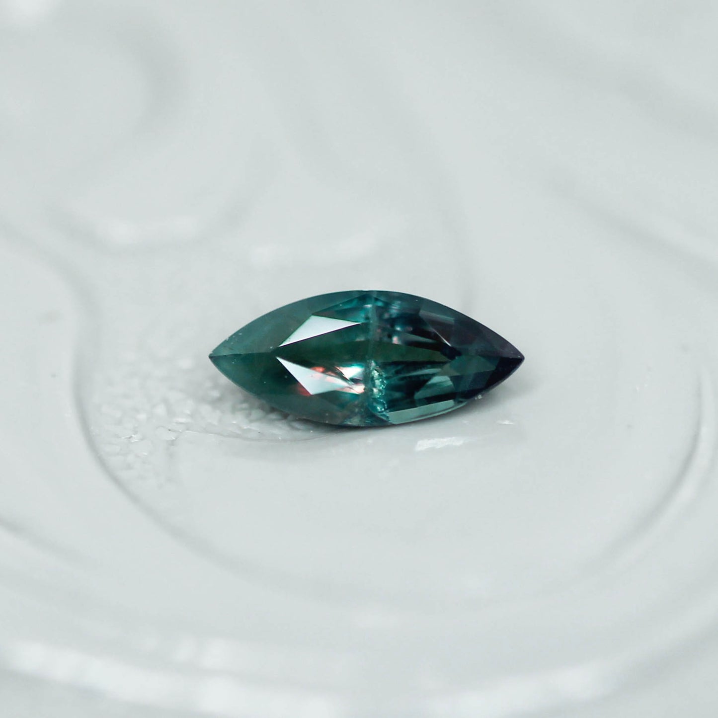 アレキサンドライト 0.21ct マーキスカット 6.0mm×2.6mm×1.8mm【MJ3148】