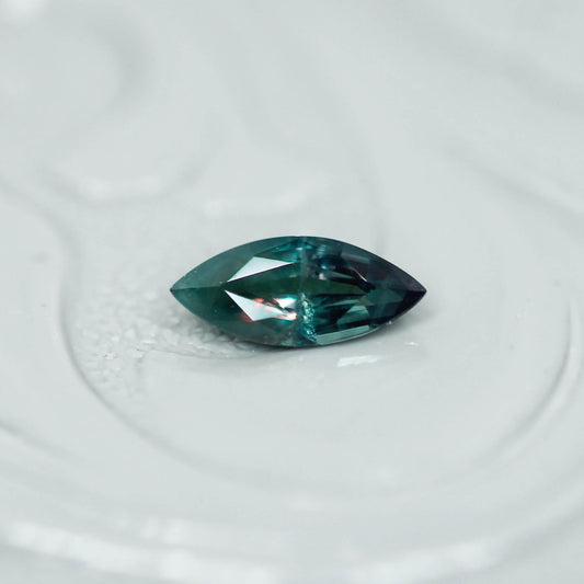 アレキサンドライト 0.21ct マーキスカット 6.0mm×2.6mm×1.8mm【MJ3148】