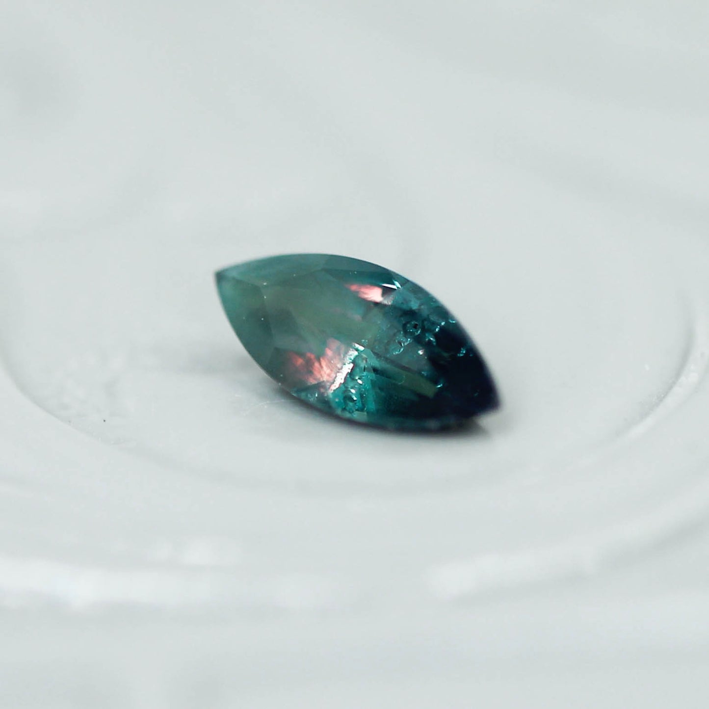 アレキサンドライト 0.21ct マーキスカット 6.0mm×2.6mm×1.8mm【MJ3148】