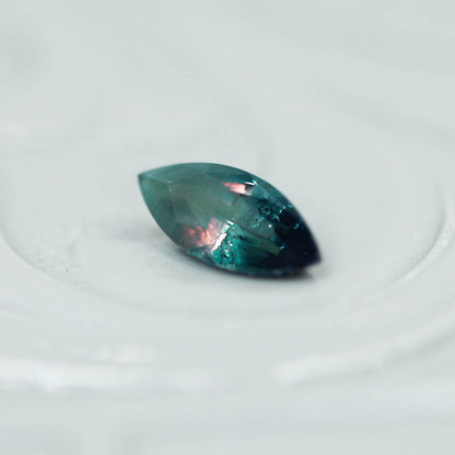 アレキサンドライト 0.21ct マーキスカット 6.0mm×2.6mm×1.8mm【MJ3148】