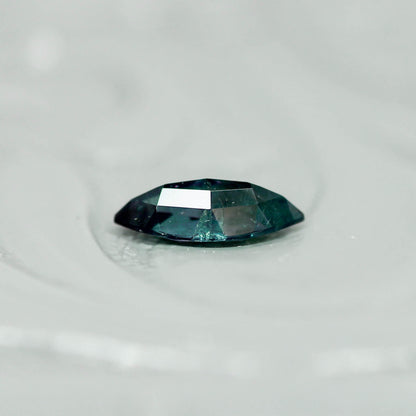 アレキサンドライト 0.21ct マーキスカット 6.0mm×2.6mm×1.8mm【MJ3148】