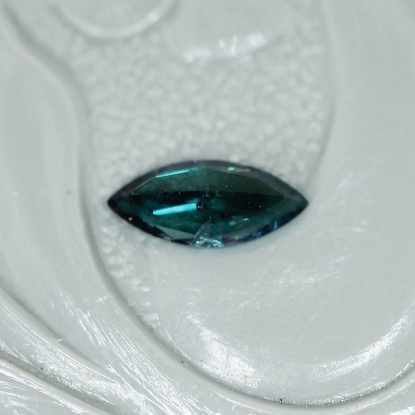 アレキサンドライト 0.21ct マーキスカット 6.0mm×2.6mm×1.8mm【MJ3148】