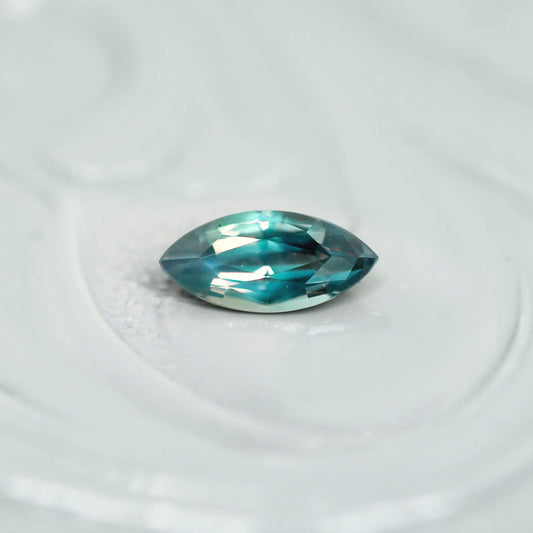 アレキサンドライト 0.20ct マーキスカット 5.5mm×2.6mm×1.9mm【MJ3149】