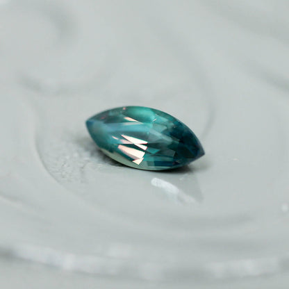 アレキサンドライト 0.20ct マーキスカット 5.5mm×2.6mm×1.9mm【MJ3149】