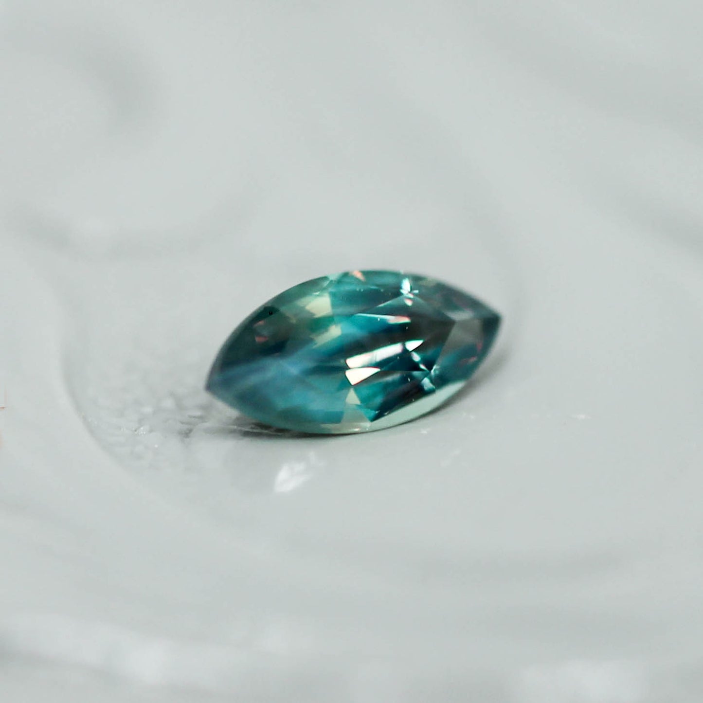 アレキサンドライト 0.20ct マーキスカット 5.5mm×2.6mm×1.9mm【MJ3149】