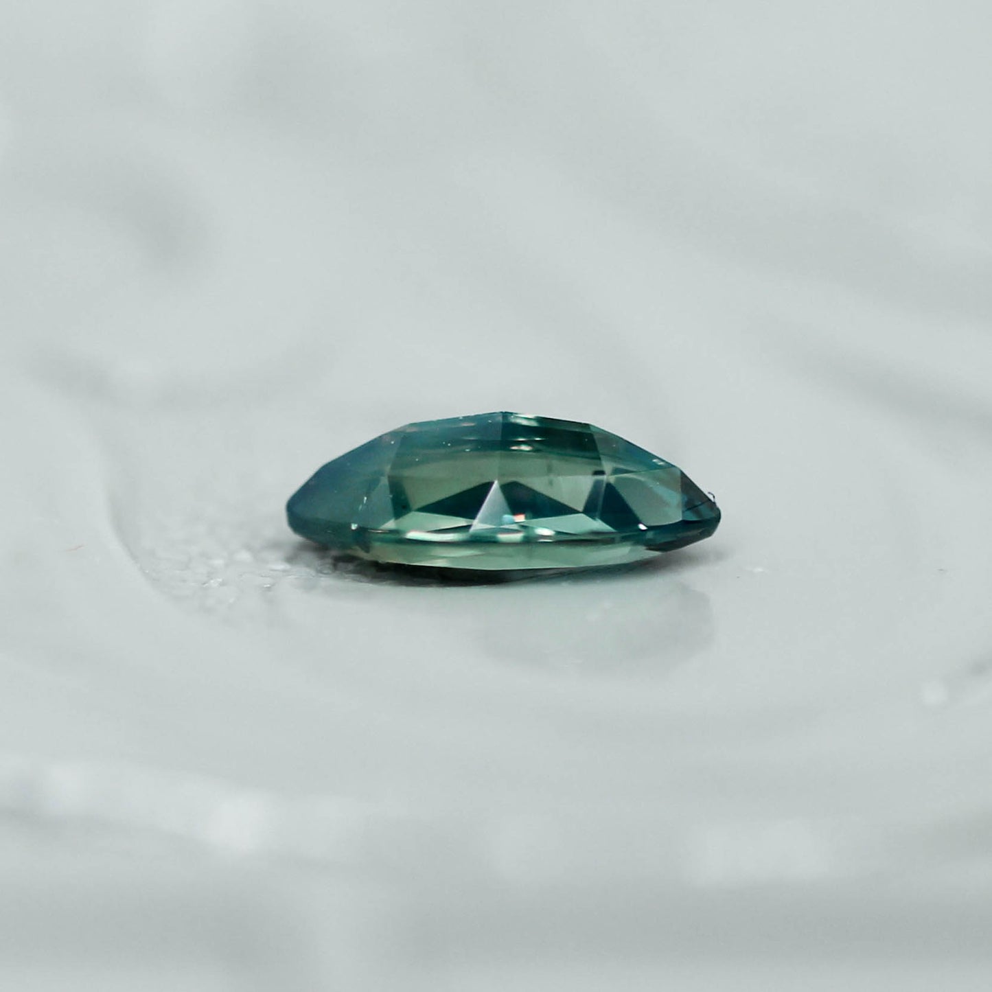 アレキサンドライト 0.20ct マーキスカット 5.5mm×2.6mm×1.9mm【MJ3149】