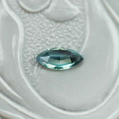 アレキサンドライト 0.20ct マーキスカット 5.5mm×2.6mm×1.9mm【MJ3149】