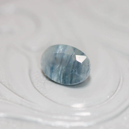 シルキーサファイア 1.06ct オーバルカット 7.1mm×5.0mm×3.4mm【MJ3150】