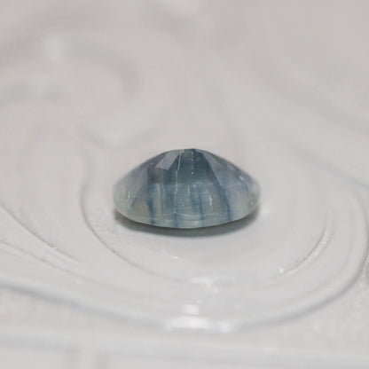 シルキーサファイア 1.06ct オーバルカット 7.1mm×5.0mm×3.4mm【MJ3150】