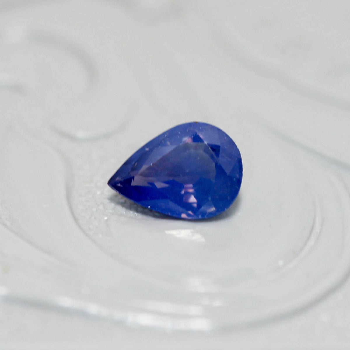 シルキーサファイア 0.66ct ペアシェイプカット 6.5mm×4.9mm×2.7mm【MJ3151】