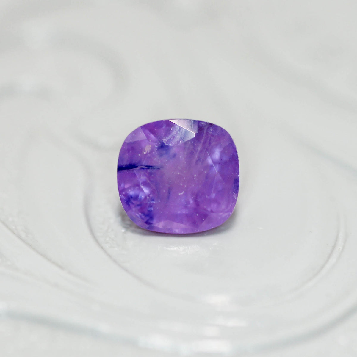 シルキーサファイア 1.06ct クッションカット 5.6mm×5.3mm×3.7mm【MJ3152】