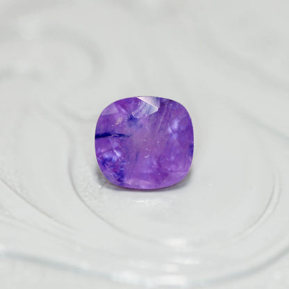 シルキーサファイア 1.06ct クッションカット 5.6mm×5.3mm×3.7mm【MJ3152】