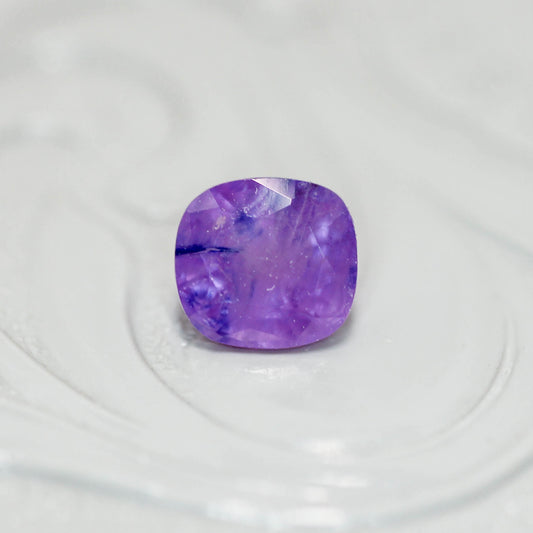 シルキーサファイア 1.06ct クッションカット 5.6mm×5.3mm×3.7mm【MJ3152】