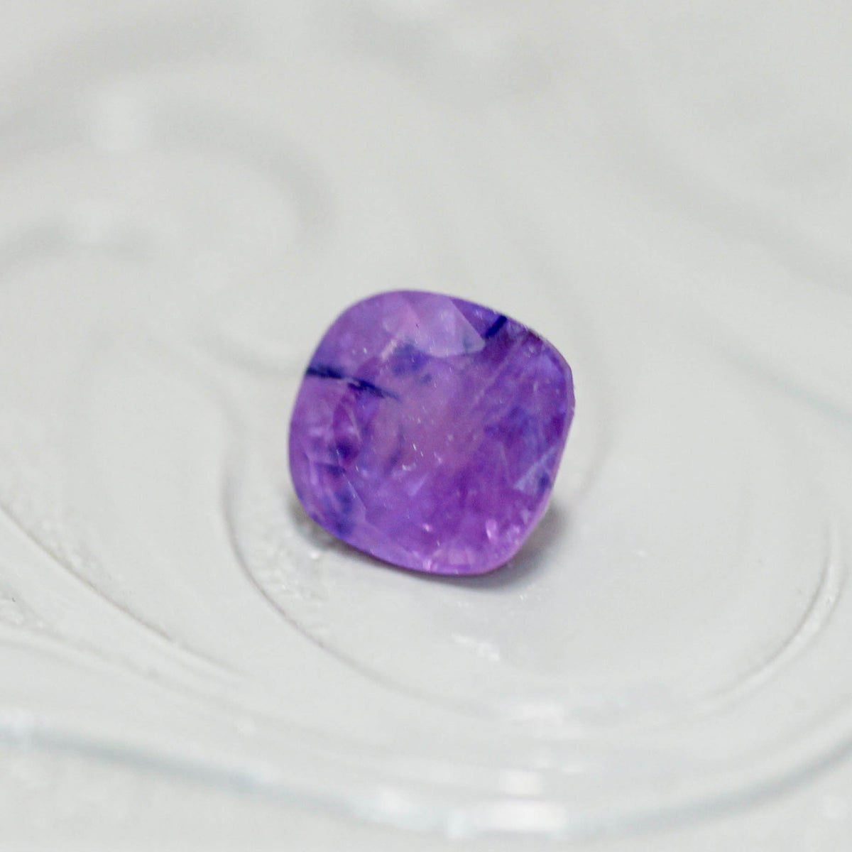 シルキーサファイア 1.06ct クッションカット 5.6mm×5.3mm×3.7mm【MJ3152】