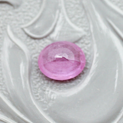 シルキーサファイア 0.63ct オーバルカット 5.6mm×4.7mm×2.5mm【MJ3153】