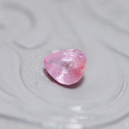 シルキーサファイア 0.52ct ペアシェイプカット 5.4mm×4.3mm×2.7mm【MJ3155】
