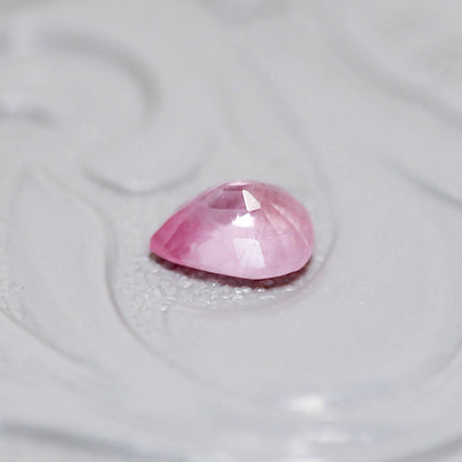 シルキーサファイア 0.52ct ペアシェイプカット 5.4mm×4.3mm×2.7mm【MJ3155】