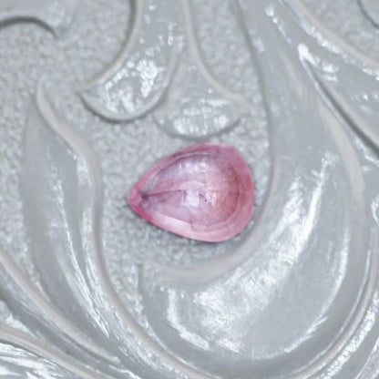 シルキーサファイア 0.52ct ペアシェイプカット 5.4mm×4.3mm×2.7mm【MJ3155】