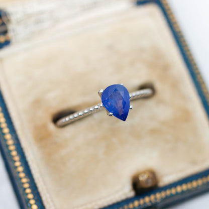 シルキーサファイア 0.66ct ペアシェイプカット 6.5mm×4.9mm×2.7mm【MJ3151】