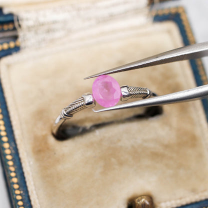 シルキーサファイア 0.63ct オーバルカット 5.6mm×4.7mm×2.5mm【MJ3153】