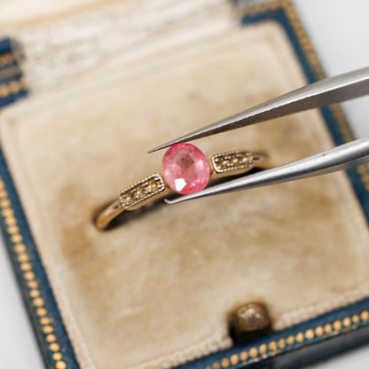シルキーサファイア 0.63ct オーバルカット 5.5mm×4.6mm×2.7mm【MJ3154】