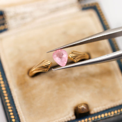 シルキーサファイア 0.52ct ペアシェイプカット 5.4mm×4.3mm×2.7mm【MJ3155】