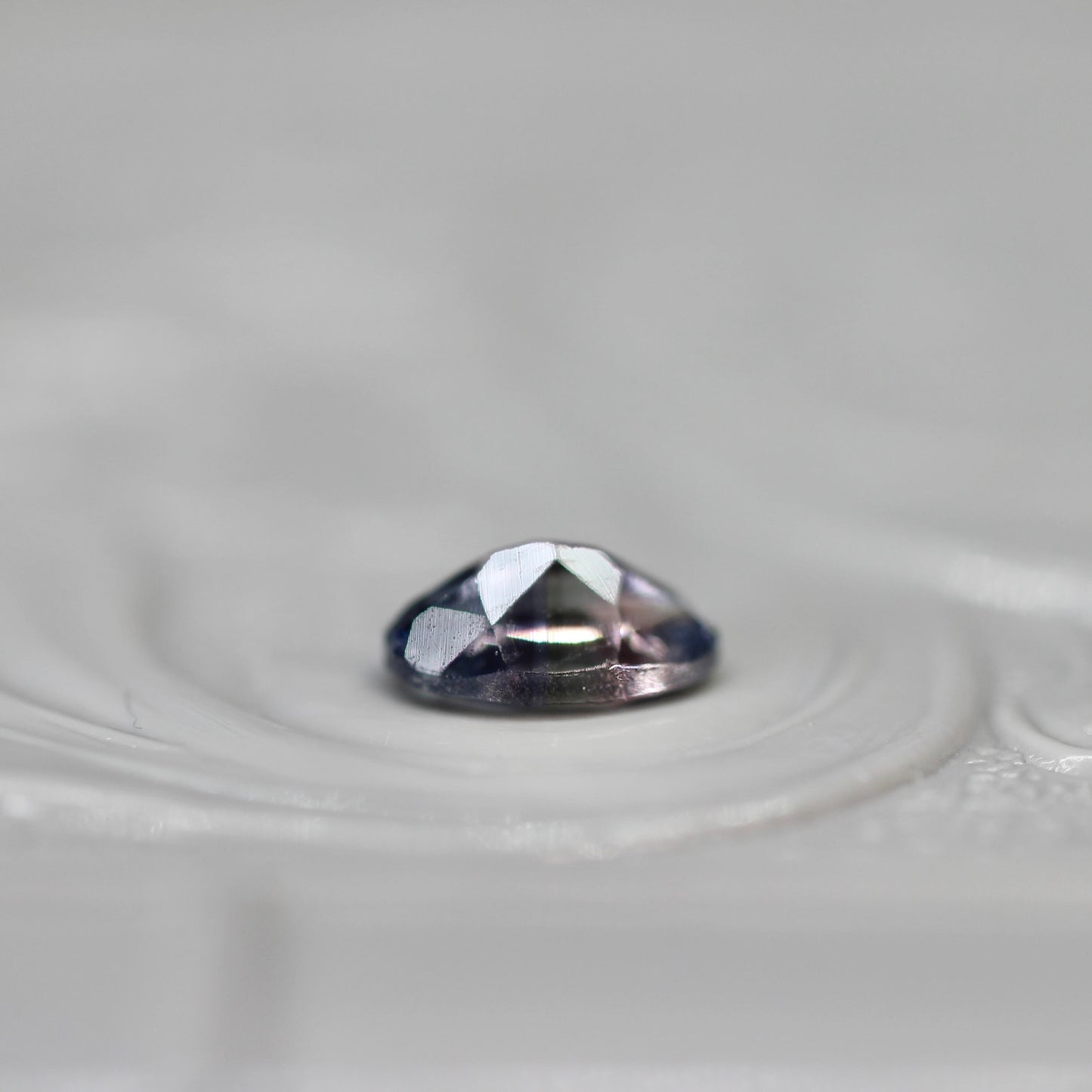 オーバルカット パーティーカラード トルマリン 0.31ct  5.3mm×3.0mm×2.0mm【MJ2578】