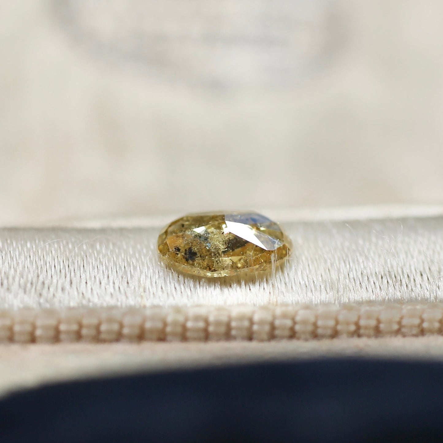 オーバルローズカット ナチュラルダイヤモンド 0.46ct 6.4mm×3.9mm-1.3mm 【MJ2495】