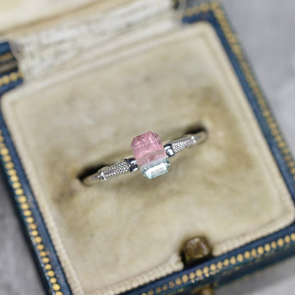 バイカラートルマリン 0.80ct エメラルドカット 6.2mm×4.2mm×3.7mm【MJ2669】