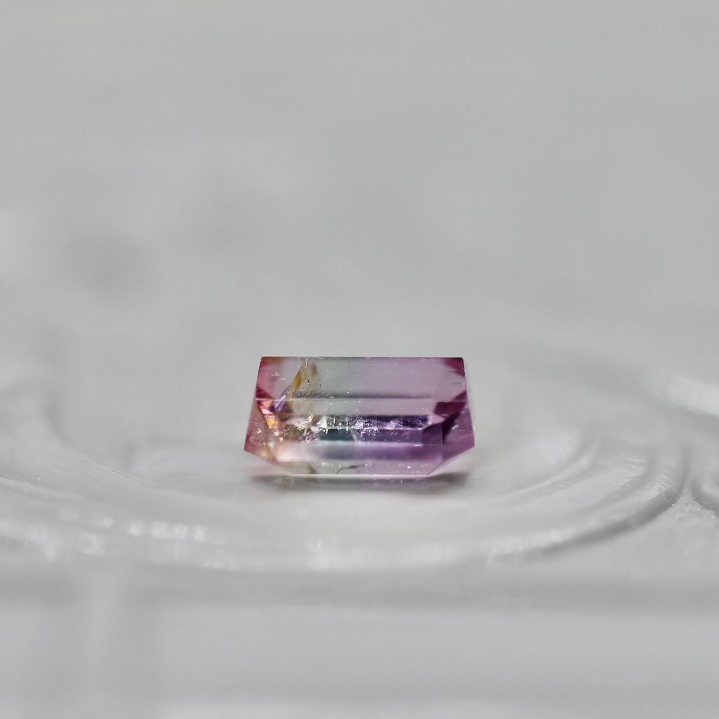 エメラルドカット パーティカラードトルマリン 0.40ct 4.4mm×3.4mm-1.9mm 【MJ2514】