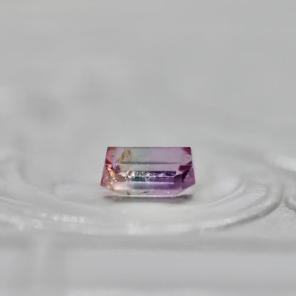 エメラルドカット パーティカラードトルマリン 0.40ct 4.4mm×3.4mm-1.9mm 【MJ2514】