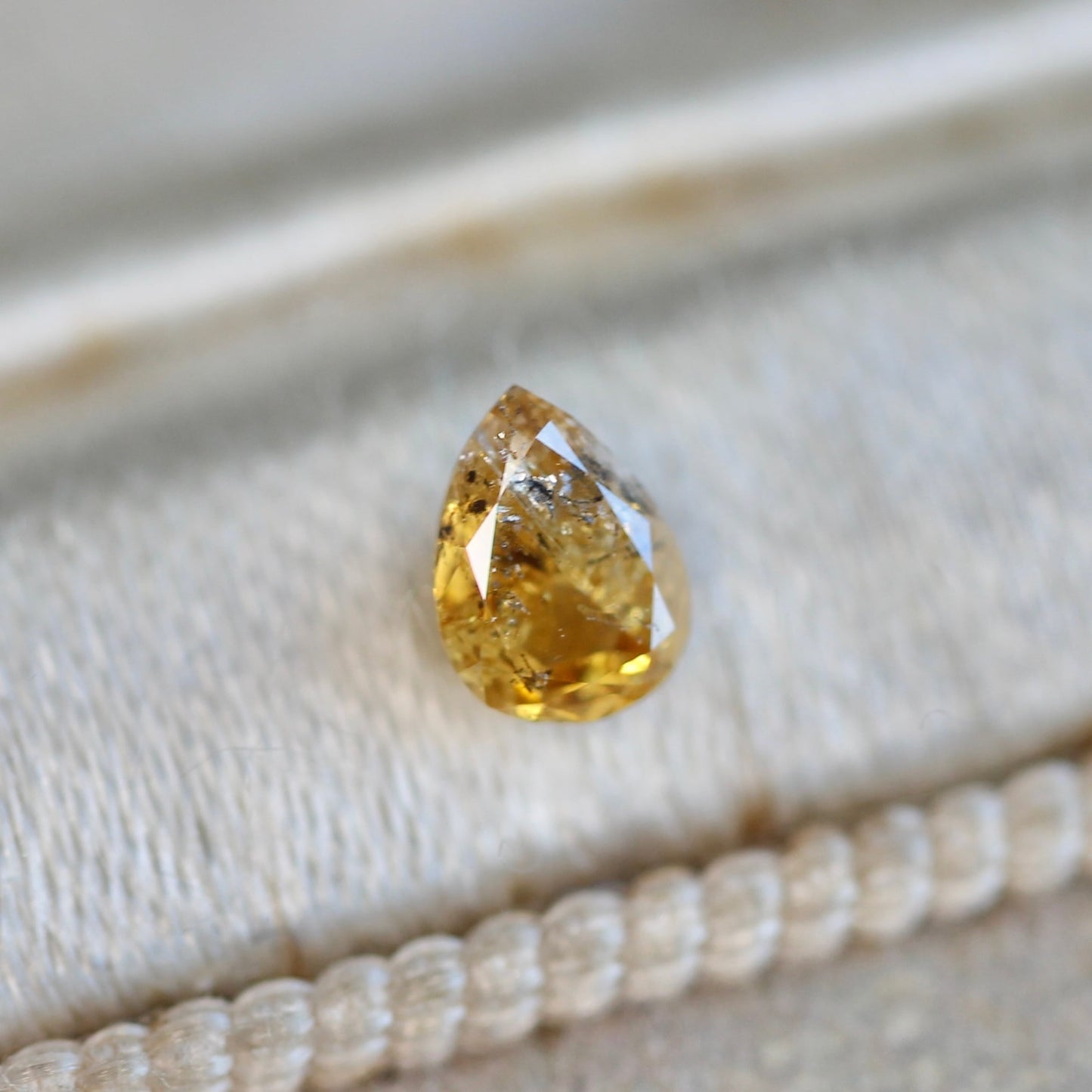 ペアシェイプカット ナチュラルダイヤモンド 0.225ct 4.2mm×3.1mm-1.7mm 【MJ2476】