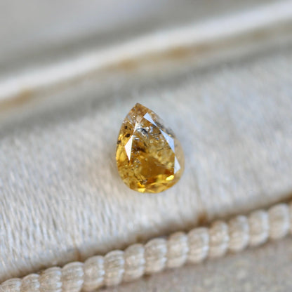ペアシェイプカット ナチュラルダイヤモンド 0.225ct 4.2mm×3.1mm-1.7mm 【MJ2476】