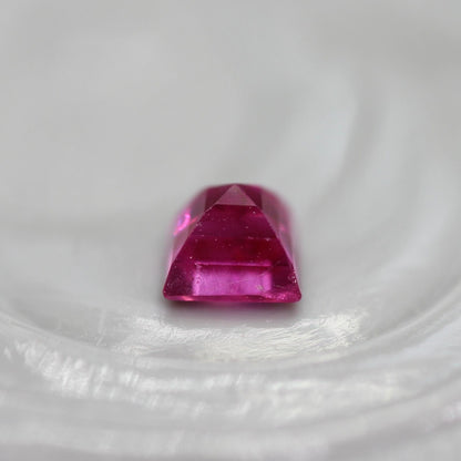ルビー 0.15ct スクエアカット 2.5mm×2.5mm×2.0mm【MJ2750】