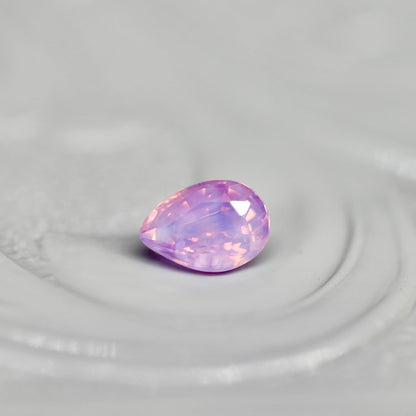 ペアシェイプカット シルキーパープルピンク バイカラーサファイア　0.20ct  3.7mm×2.6mm×1.9mm 【MJ2524】