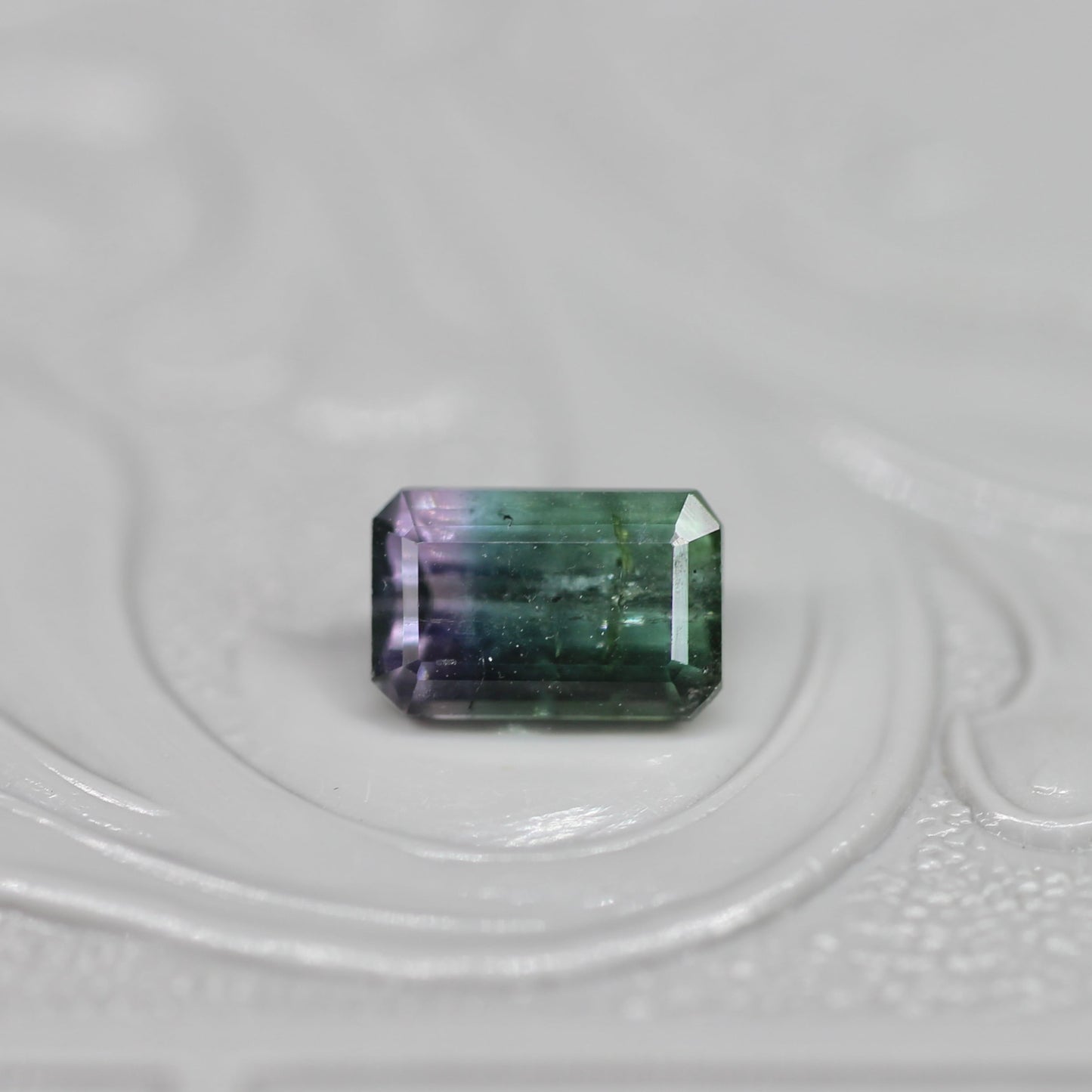 パーティーカラードトルマリン 0.63ct エメラルドカット 6.0mm×3.9mm×3.3mm【MJ2667】