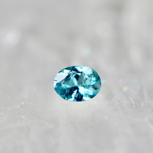 パライバトルマリン 0.05ct オーバルカット 2.8mm×2.1mm×1.3mm【MJ2550】
