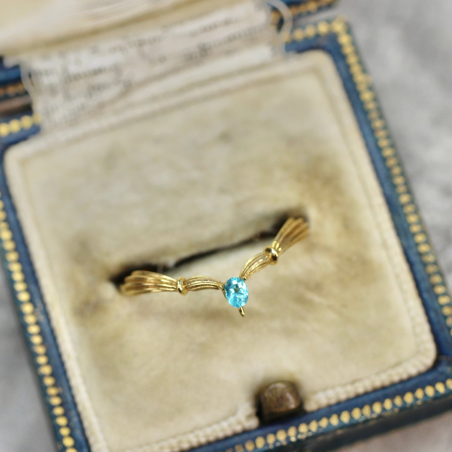 パライバトルマリン 0.05ct オーバルカット 2.8mm×2.1mm×1.3mm【MJ2550】