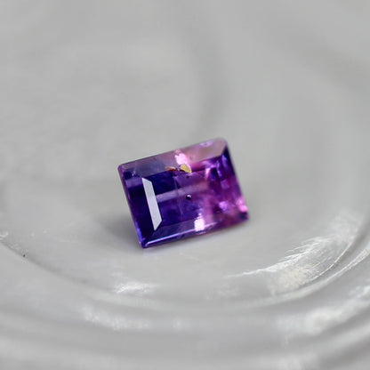 バイカラーサファイア 0.12ct スクエアカット 3.2mm×2.4mm×1.7mm【MJ2707】