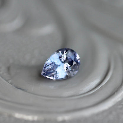 バイカラーサファイア 0.2ct  4×3mm ペアシェイプカット 【MJ2459】