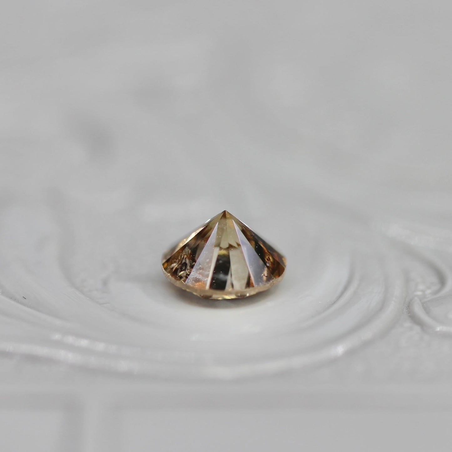 ショコラブラウンダイヤモンド 0.495ct ラウンドブリリアントカット 4.9mm×5.0mm×3.1mm【MJ2682】