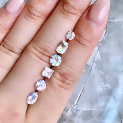 アンデシンラブラドライト 0.645ct 5×5mm マラウイ産 レインボームーンストーン 【MJ2450】