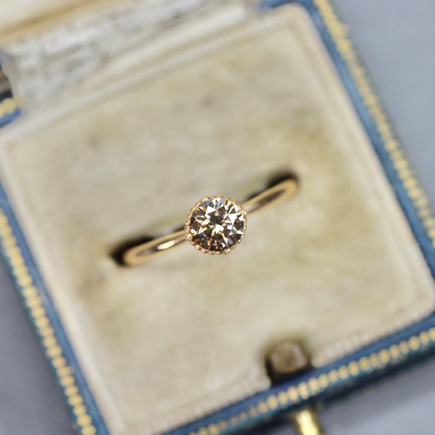 ショコラブラウンダイヤモンド 0.438ct ラウンドブリリアントカット 4.8mm×4.8mm×3.0mm【MJ2681】