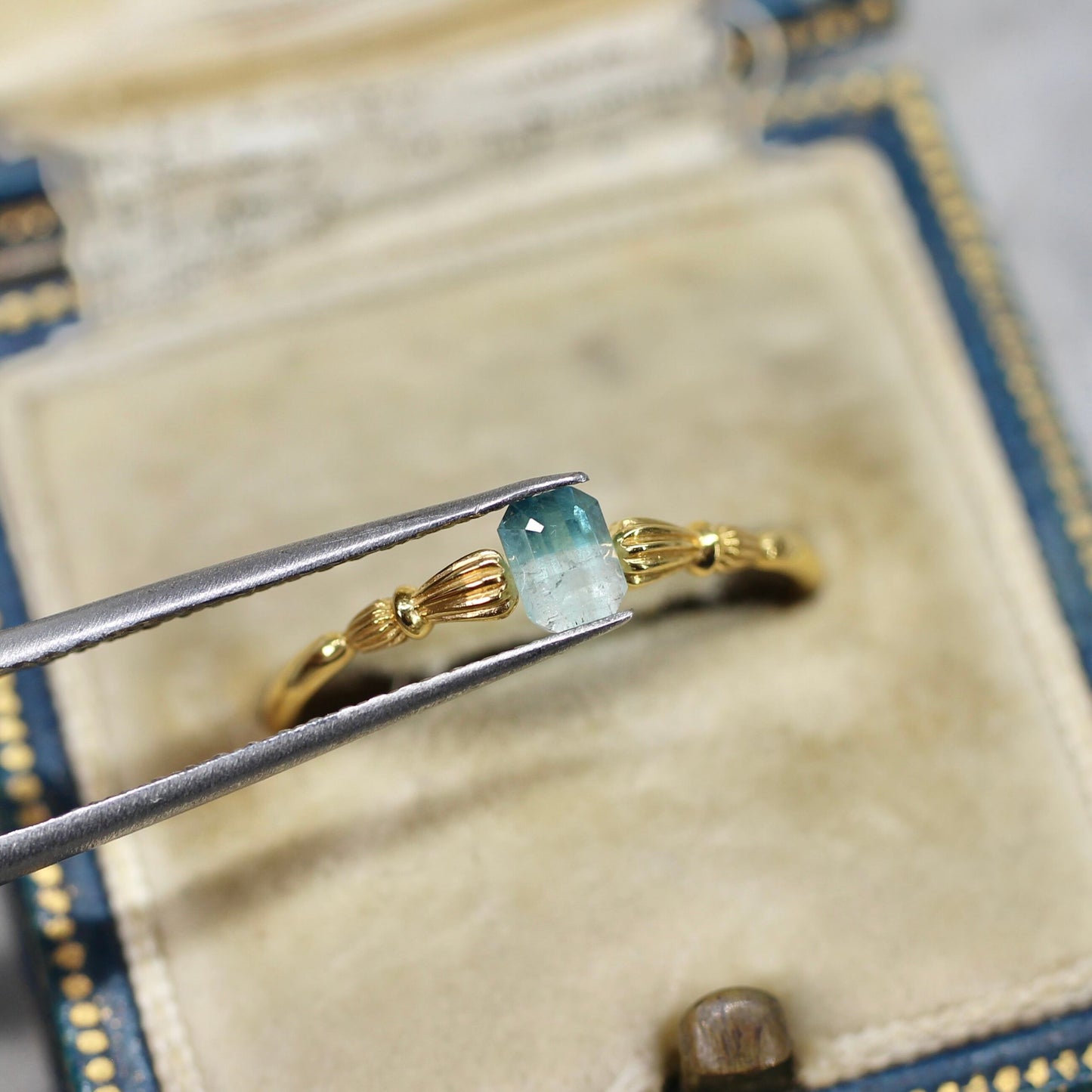 エメラルドカット バイカラートルマリン 0.40ct 4.1mm×3.1mm-2.6mm 【MJ2516】