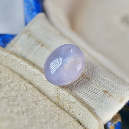 成長線入りスターサファイア 1.52ct カボションカット 7.1mm×6.2mm×3.6mm【MJ2934】